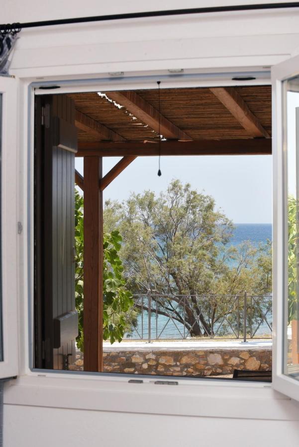 Flora'S Beach And Pool Villa In Syros Liaropá Esterno foto