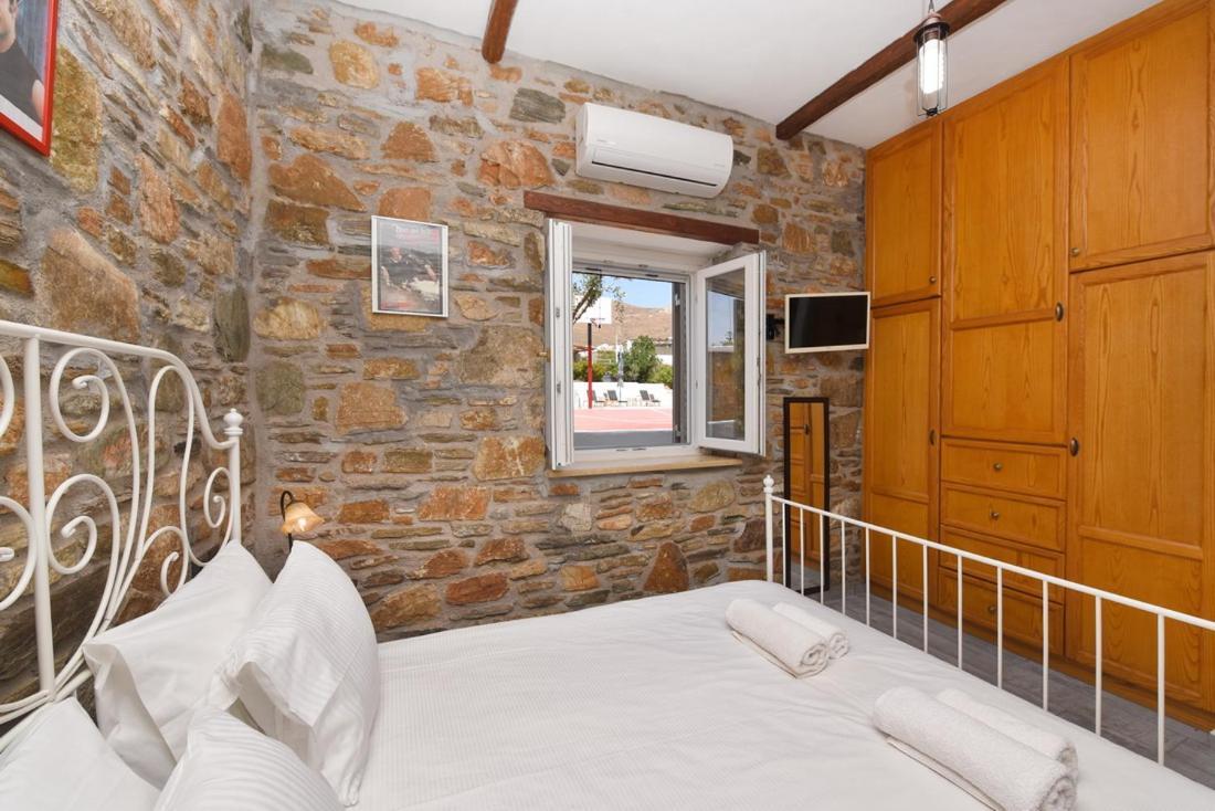 Flora'S Beach And Pool Villa In Syros Liaropá Esterno foto