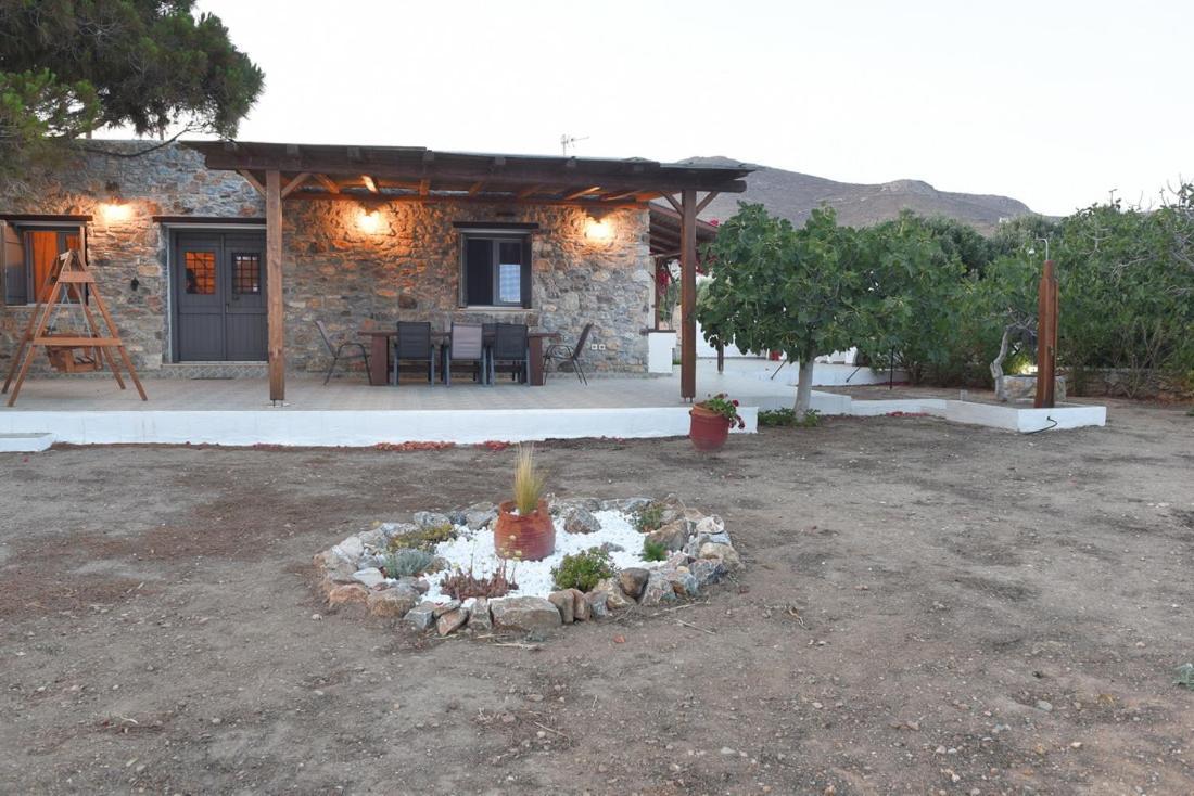 Flora'S Beach And Pool Villa In Syros Liaropá Esterno foto
