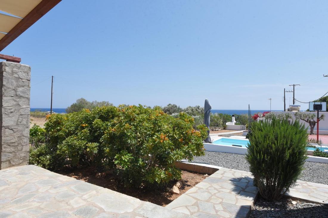 Flora'S Beach And Pool Villa In Syros Liaropá Esterno foto
